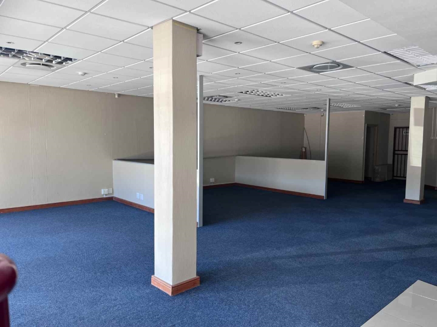 To Let Commercial Property for Rent in Oakdale Western Cape